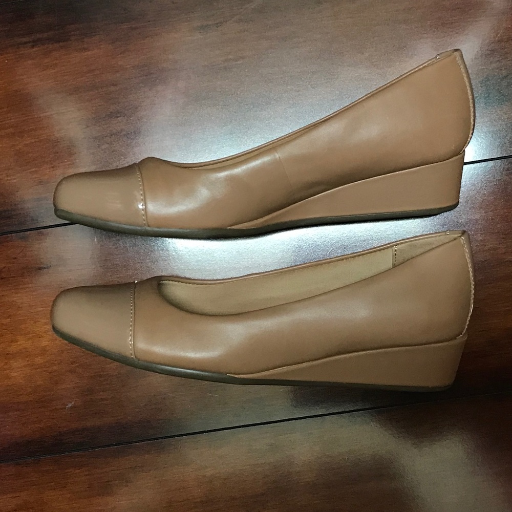 Easy Spirt Gracey Nude wedge, SZ 7M , NWOB